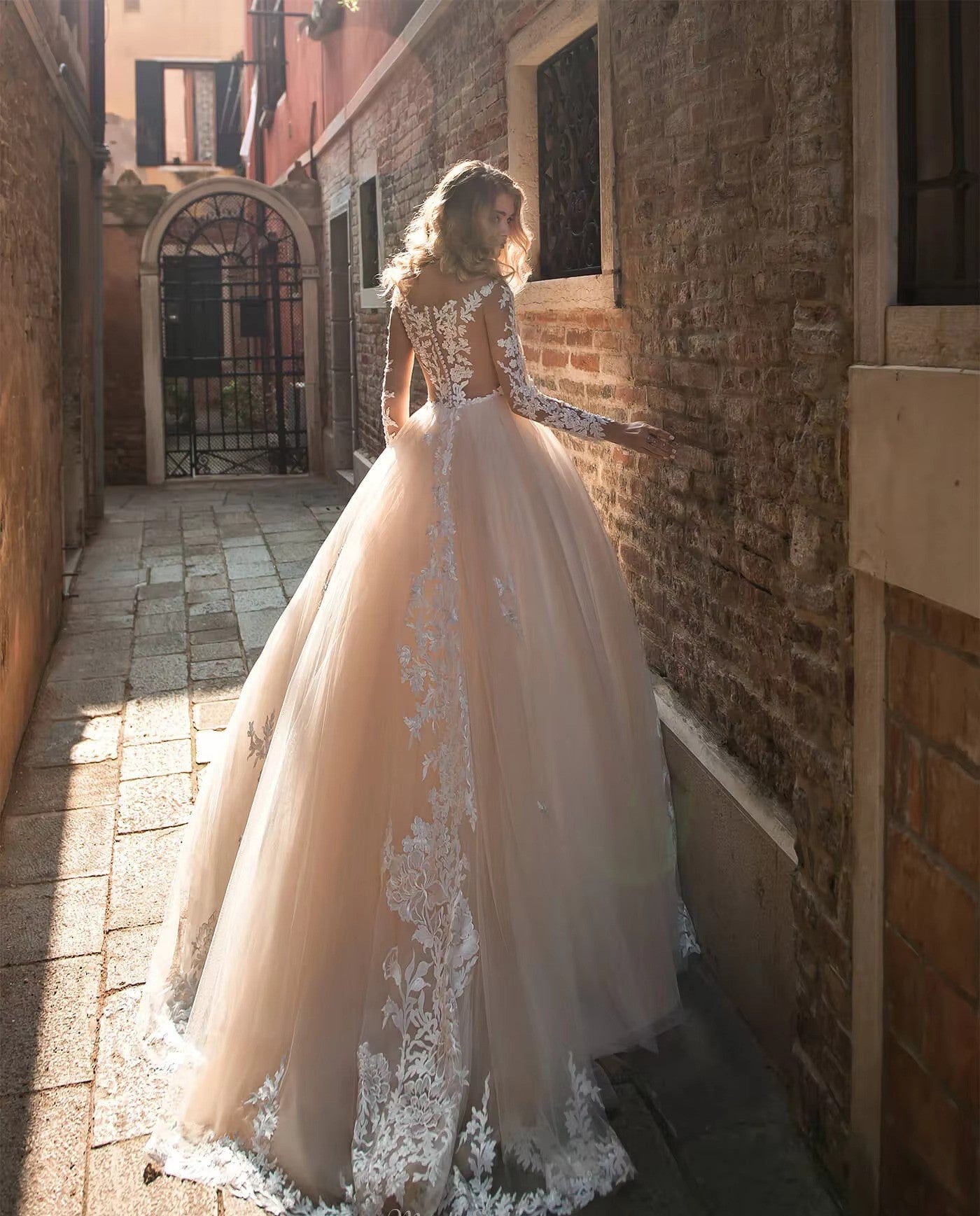 Classic Illusion Long Sleeves Lace Tulle Wedding Dress