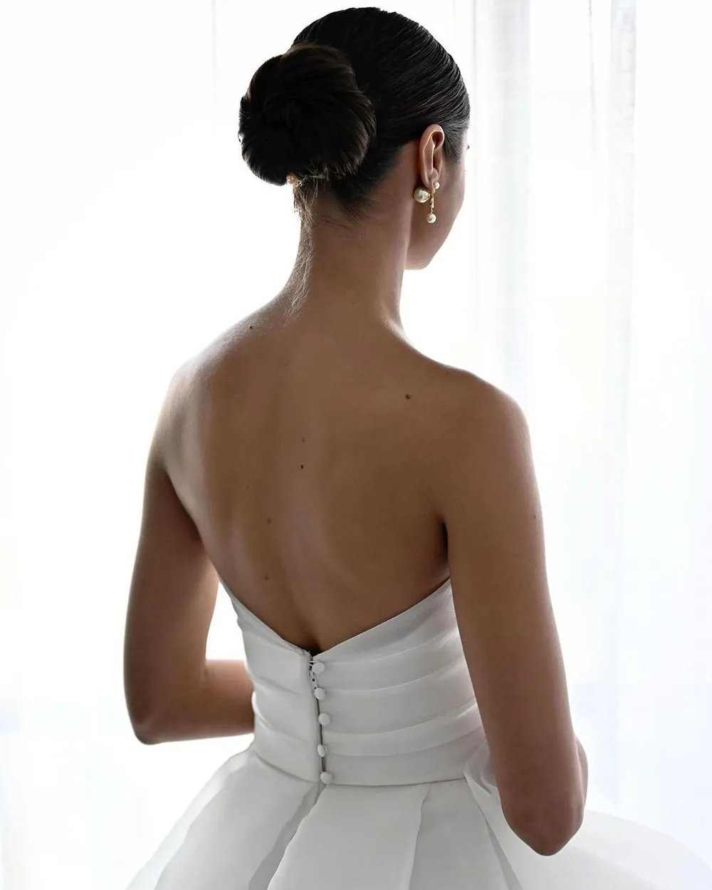 Elegant Organza A Line Front Leg Split Wedding Dress
