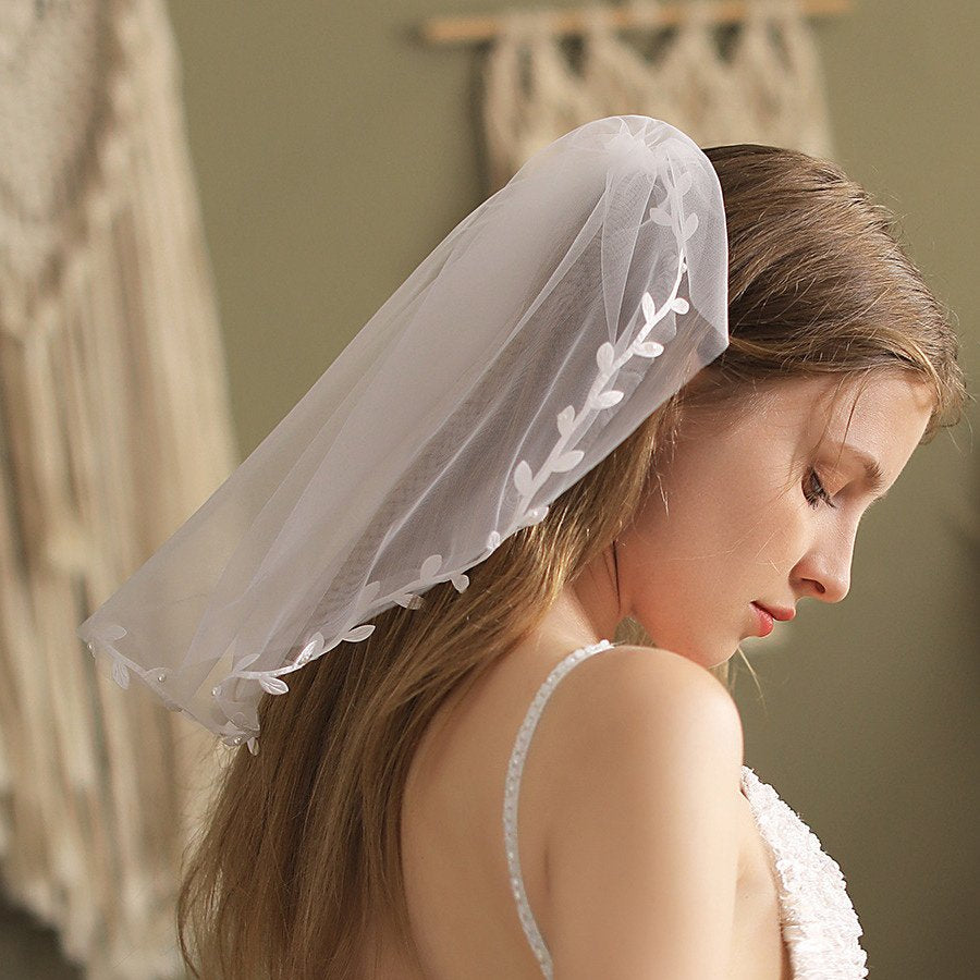 Short Bridal Veil Vine Leaf Lace