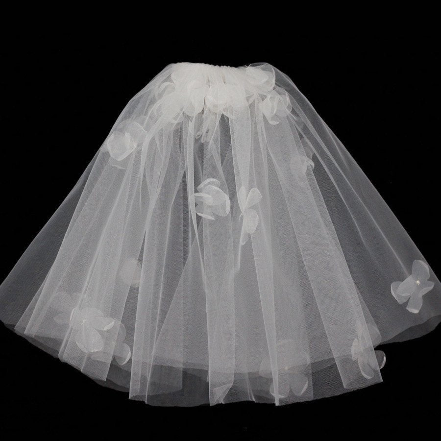 Short Bridal Veil With Flowers