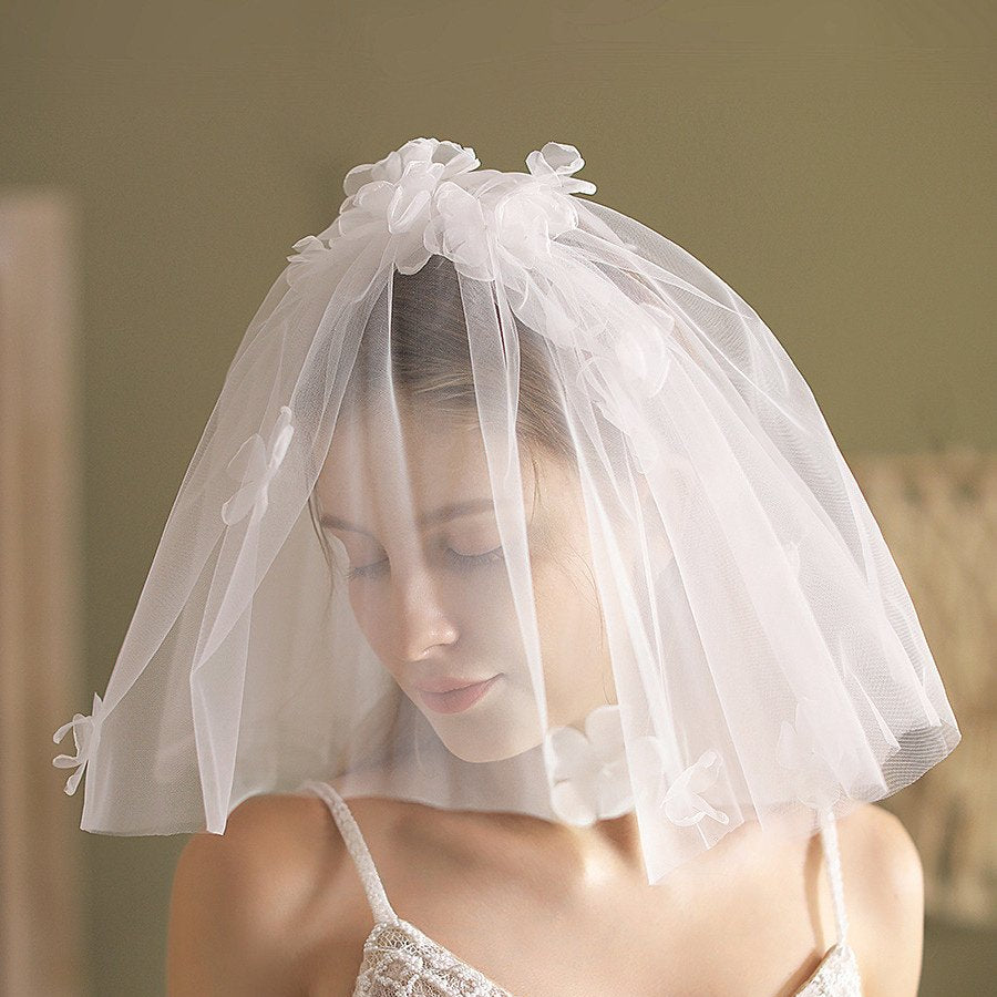 Short Bridal Veil With Flowers