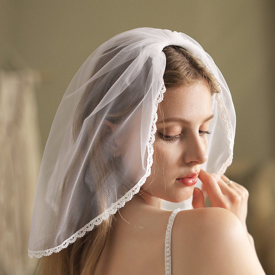 Short Bridal Veil Lace Edge