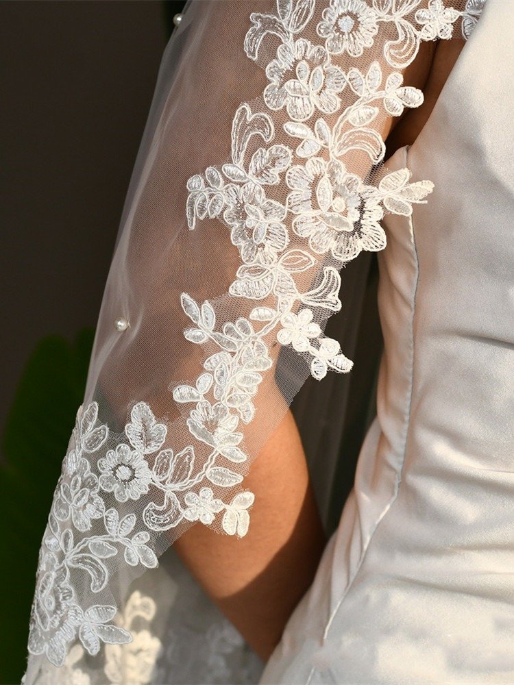 Short Wedding Veil With Lace and Pearls