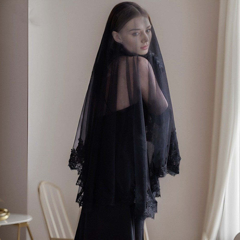 Black Gothic Short Bridal Veil With Lace