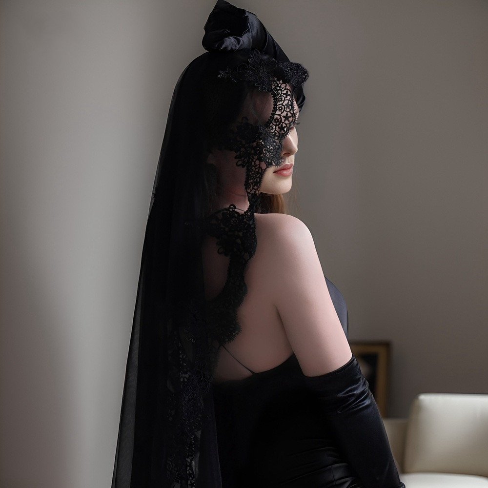 Black Gothic Short Bridal Veil With Lace