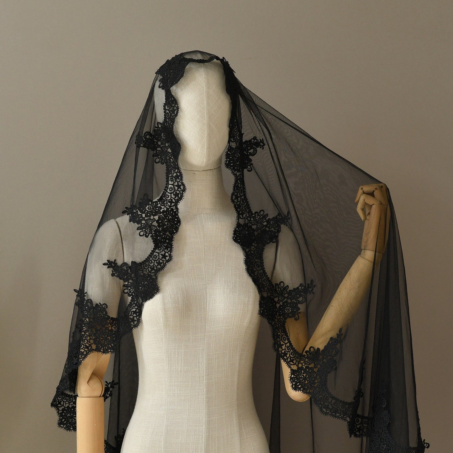 Black Gothic Short Bridal Veil With Lace