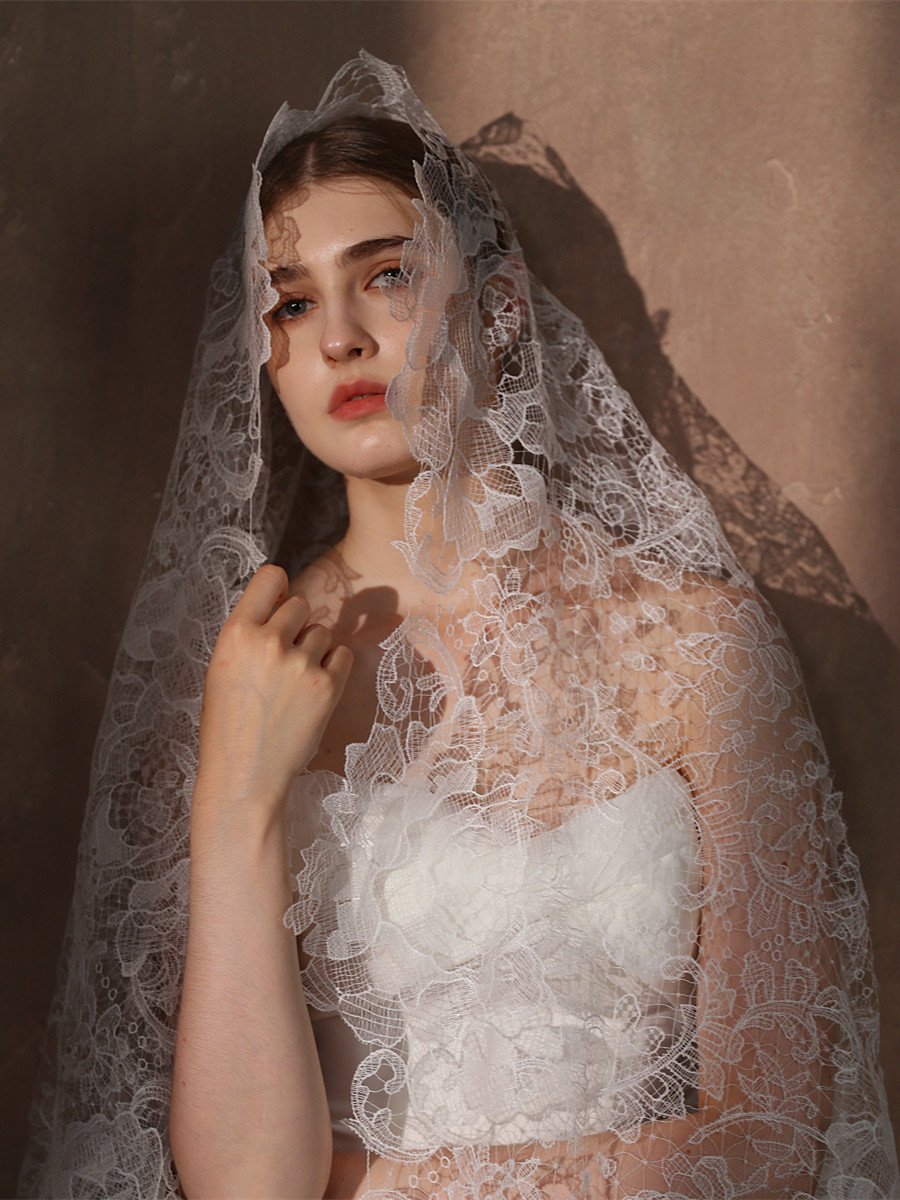 Romantic French Lace Wedding Veil