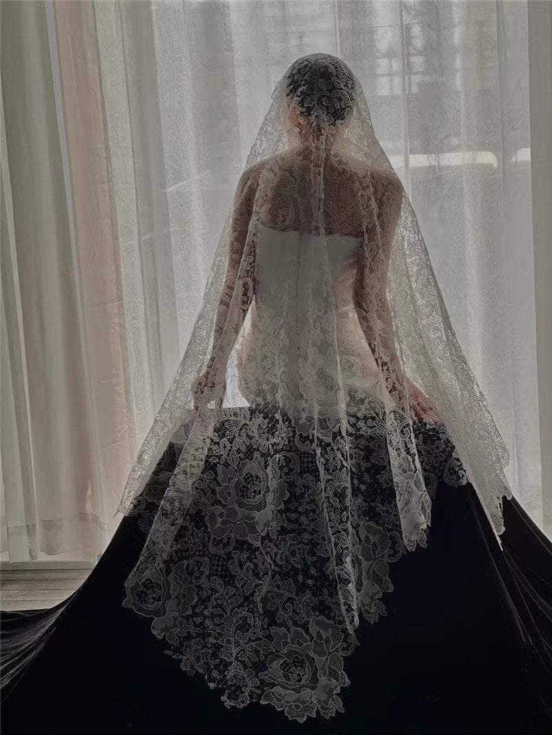 Romantic French Lace Wedding Veil