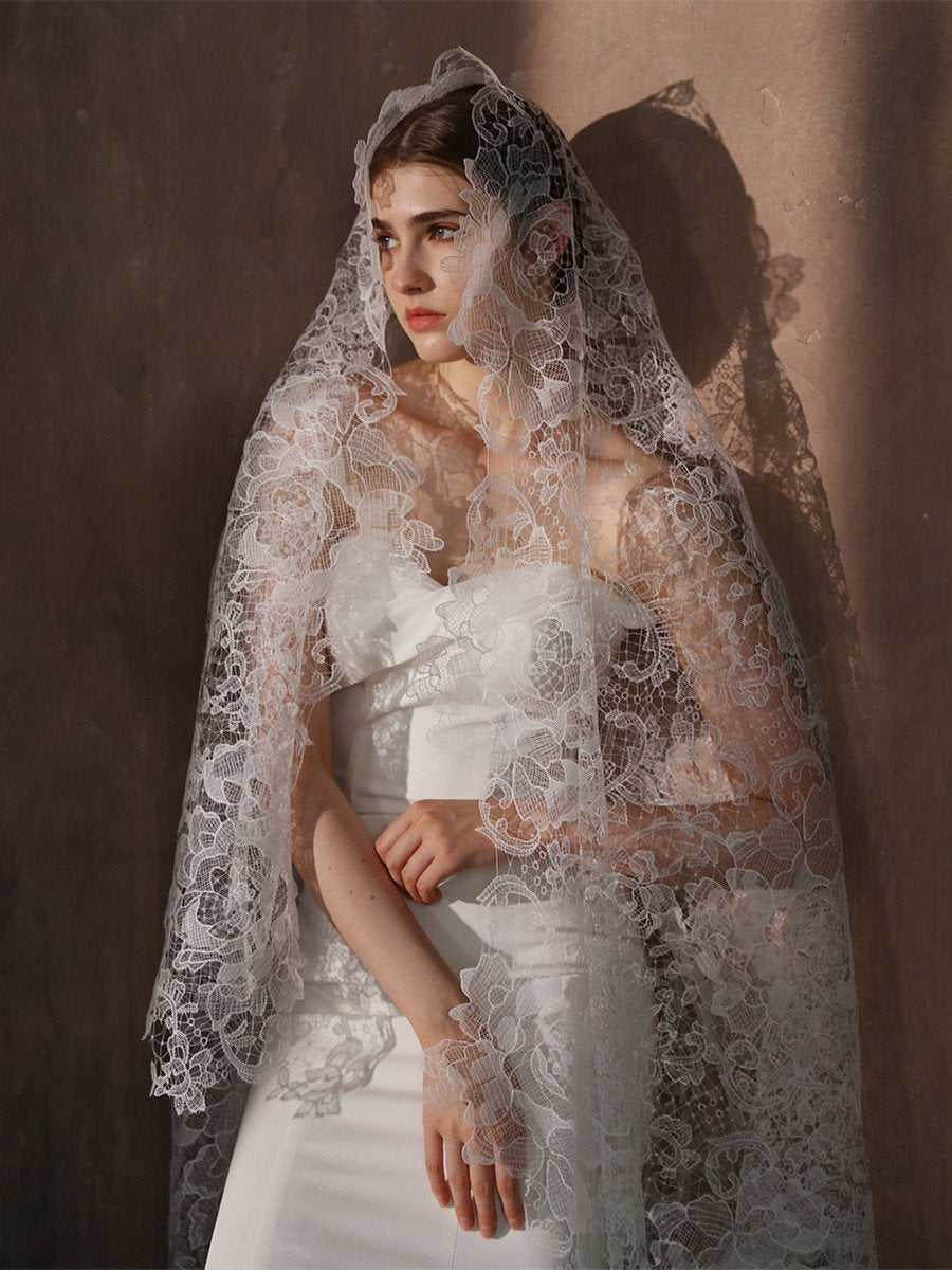 Romantic French Lace Wedding Veil