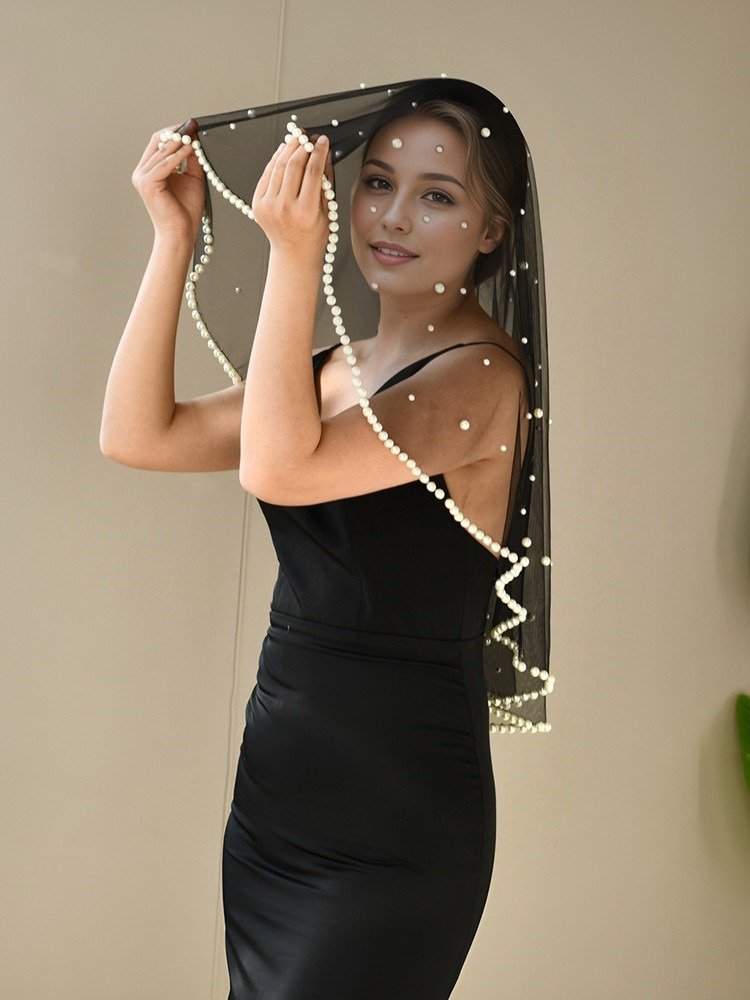 Black Short Veil With Pearls