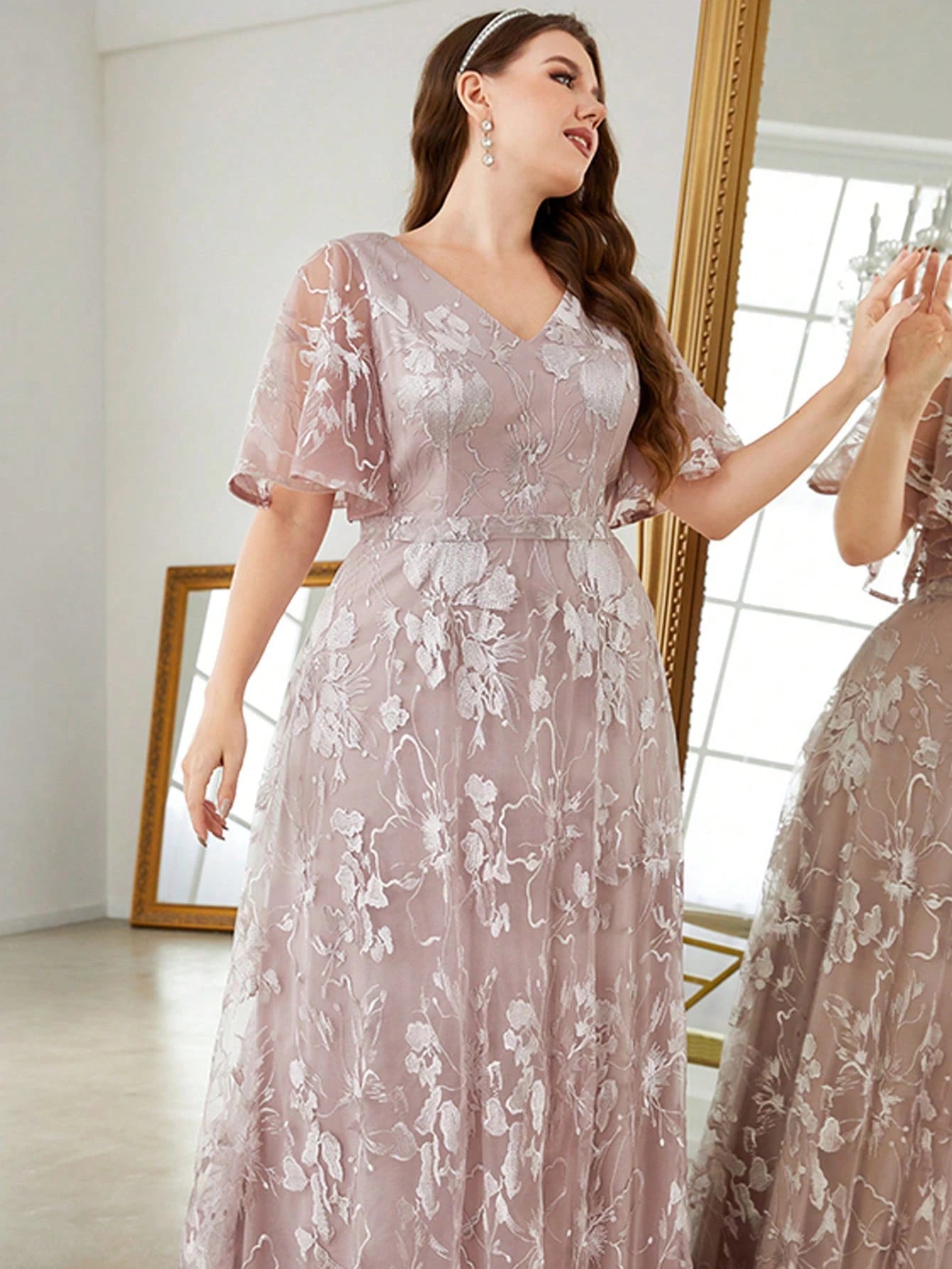 Pink Lace Embroidered Short Sleeve Plus Size Dress