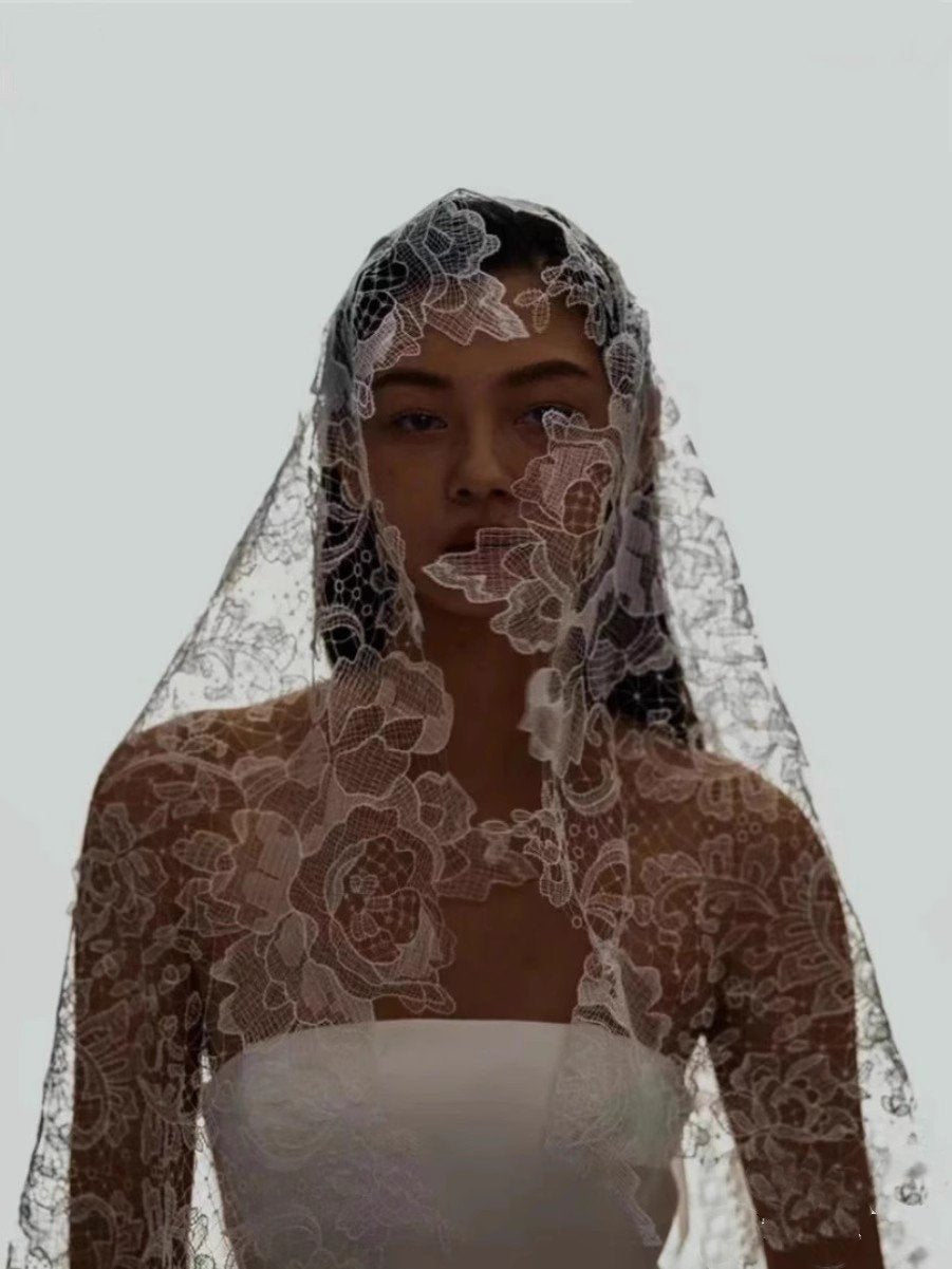 Romantic French Lace Wedding Veil