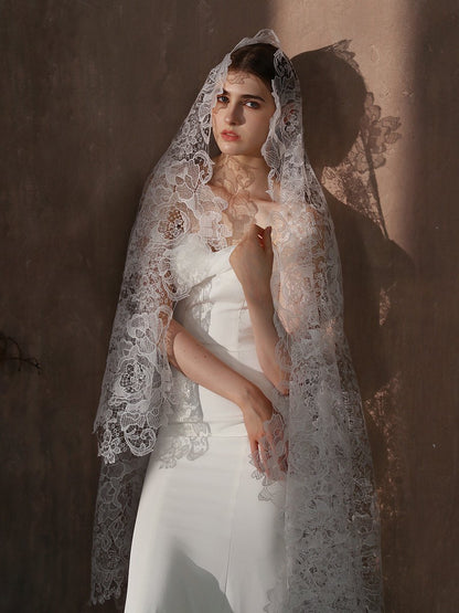 Romantic French Lace Wedding Veil