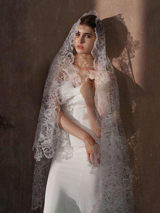 Romantic French Lace Wedding Veil